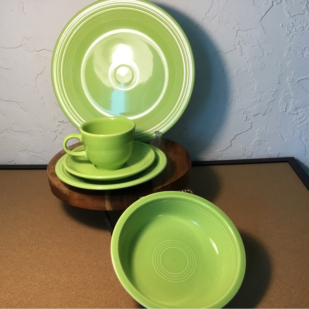 Reserved for Deb #3 Fiesta ware 5 Piece Place Setting in Chartreuse
